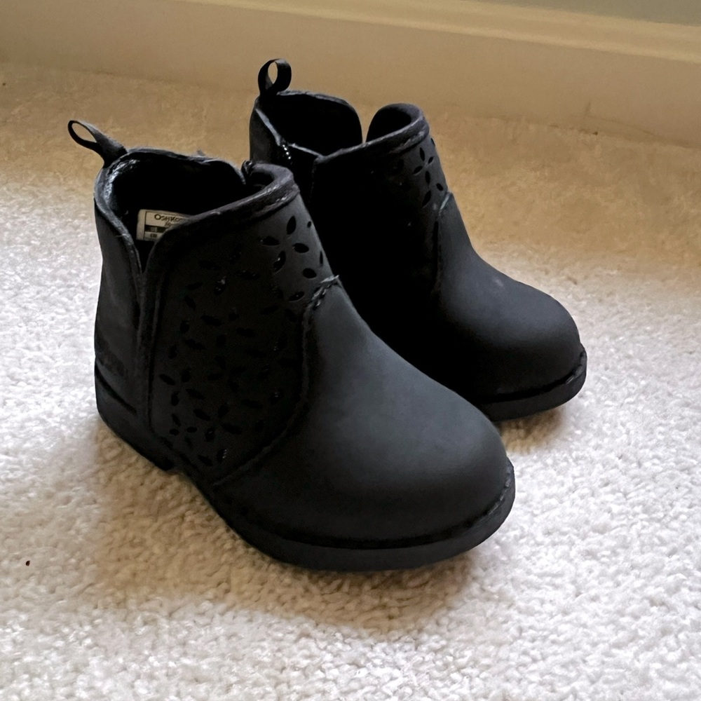 Oshkosh Girl Boots Size 4